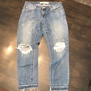 Distressed crop jean